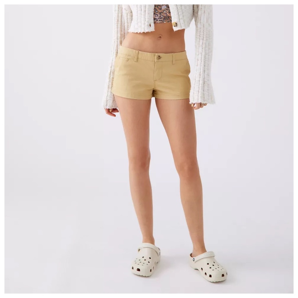 BDG Margot Khaki Shorts - Picture 2 of 9